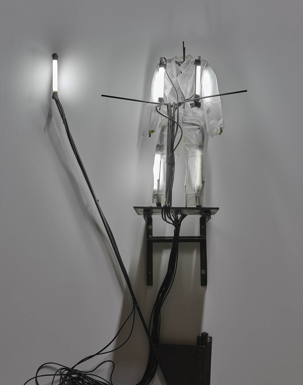 MAN IN THE PRESENCE OF GHOST, 1997